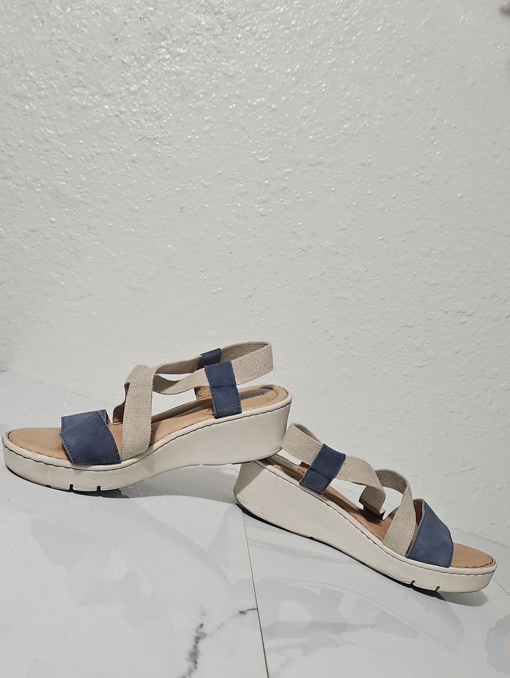 Born Kasady Mixed Media Platform Wedge Sandal - Picture 5 of 9